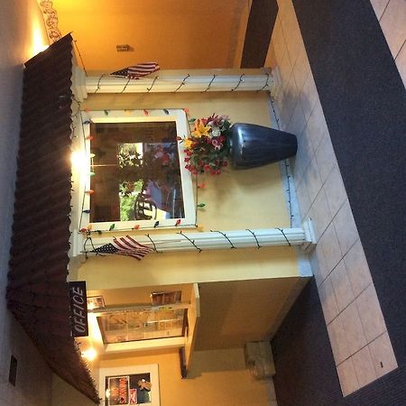 Regency Inn Bridgeport-Frankenmuth Екстер'єр фото